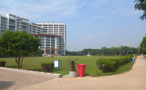 বন্ধ ঘোষণার পর ড্যাফোডিল ইউনিভার্সিটির ক্যাম্পাসে সুনসান নীরবতা